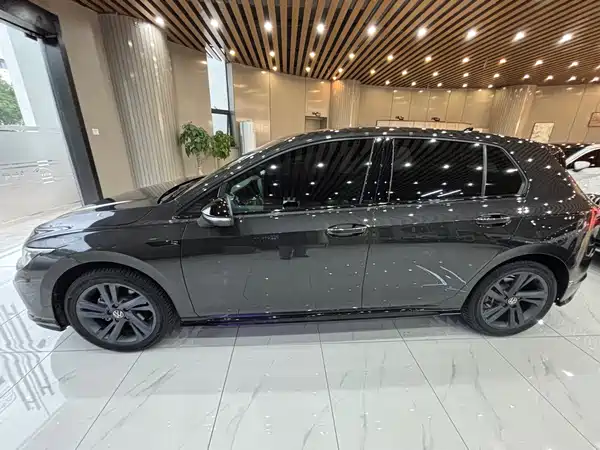 Volkswagen Golf 2023