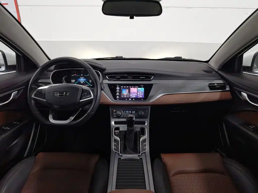 Geely Emgrand 2021