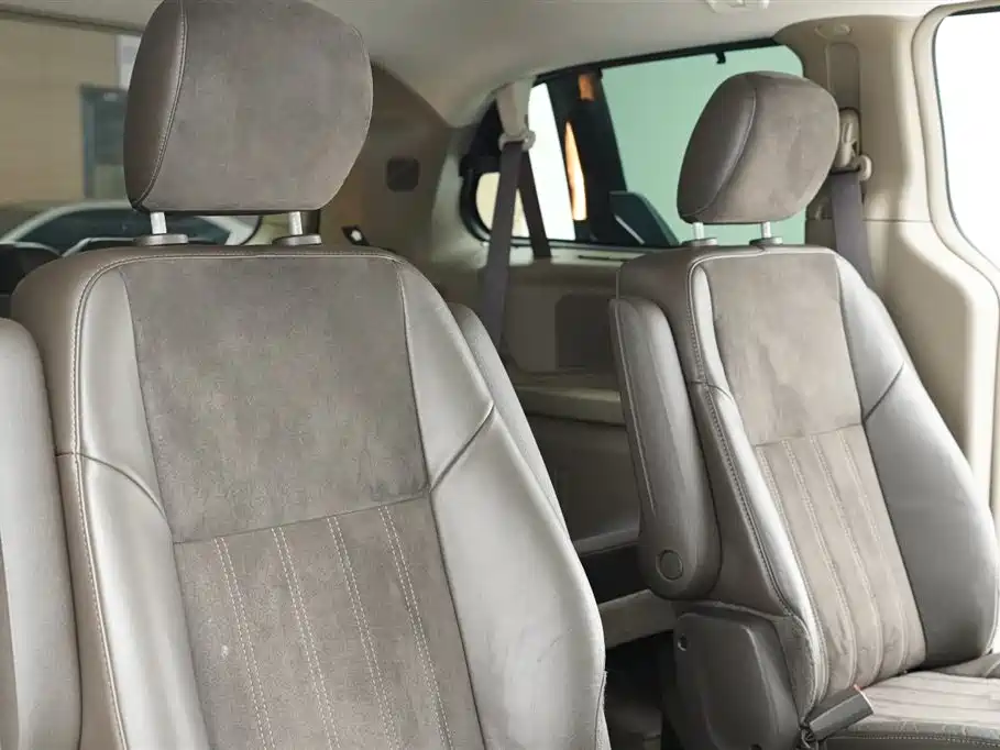 Chrysler Grand Voyager 2017 — фото 28