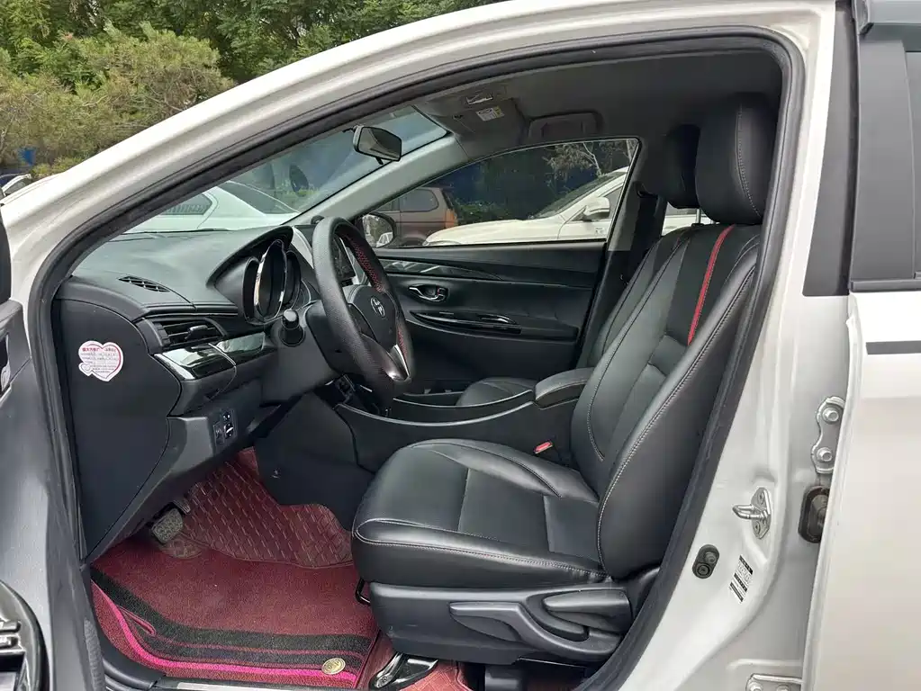 Toyota Yaris L 2019 — фото 9