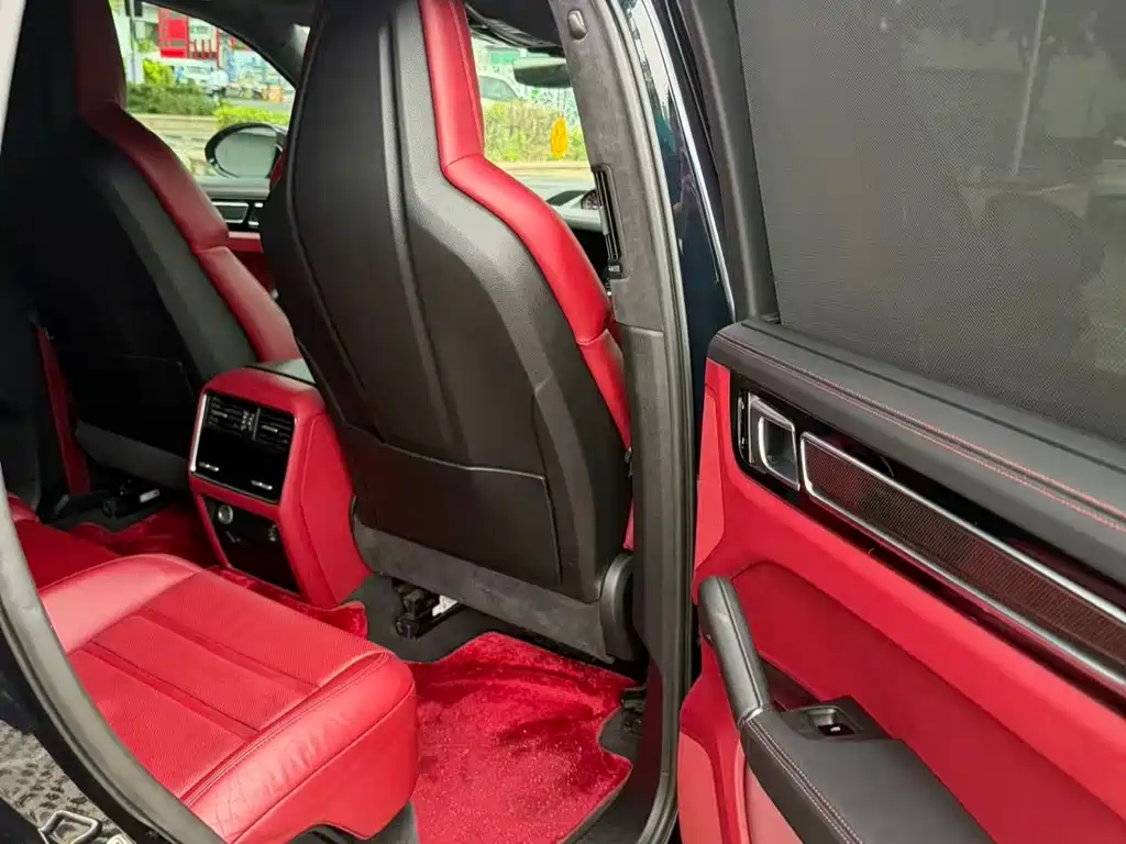 Porsche Cayenne 2019 — фото 11