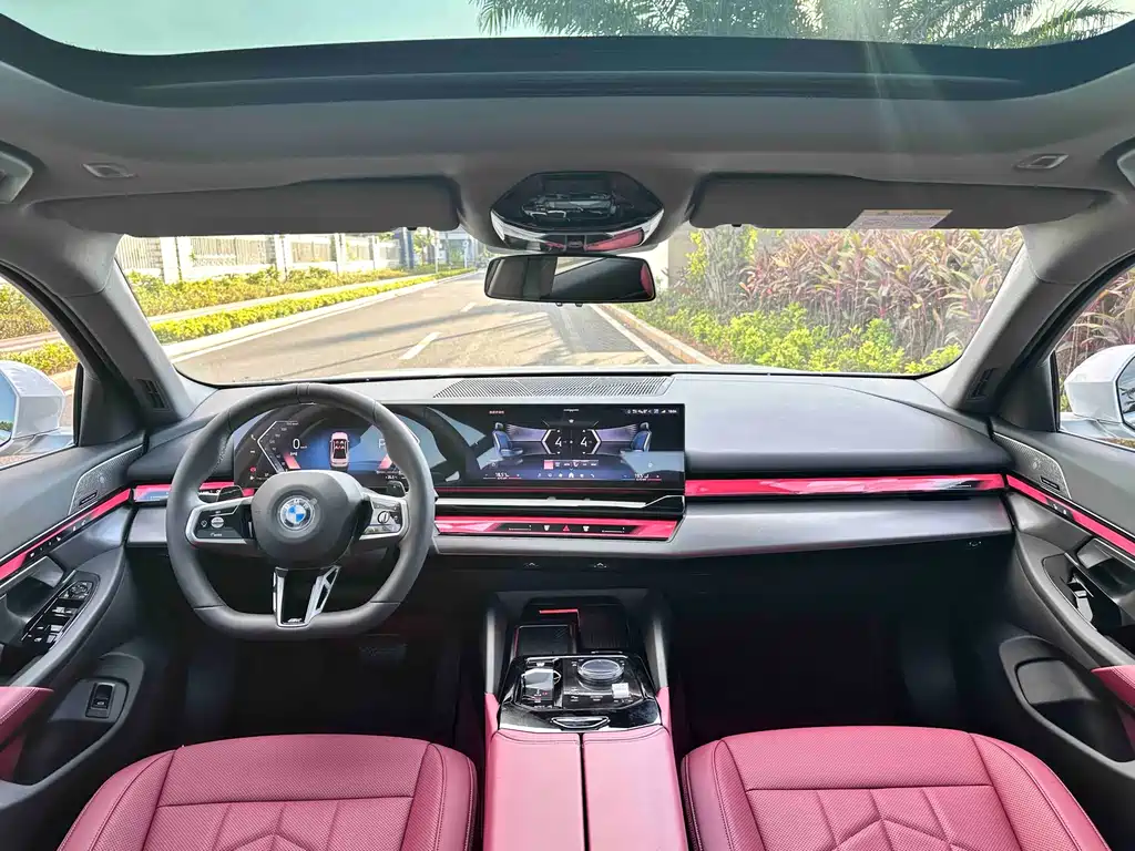 BMW 5 Series 2025