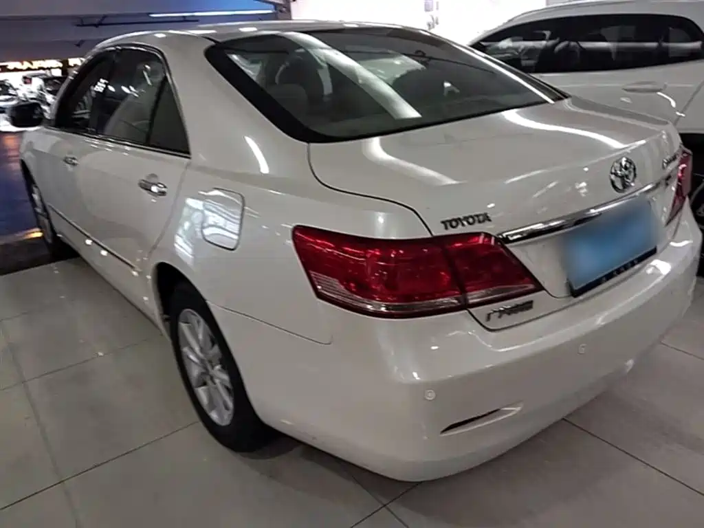 Toyota Camry 2014 — фото 5