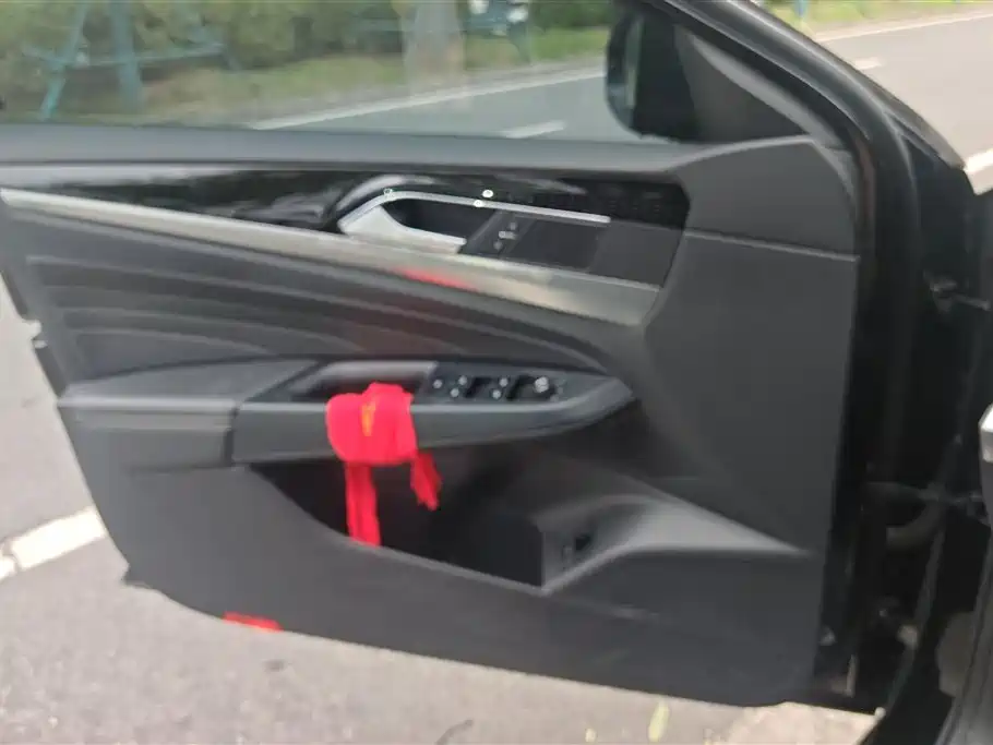Volkswagen Passat 2023