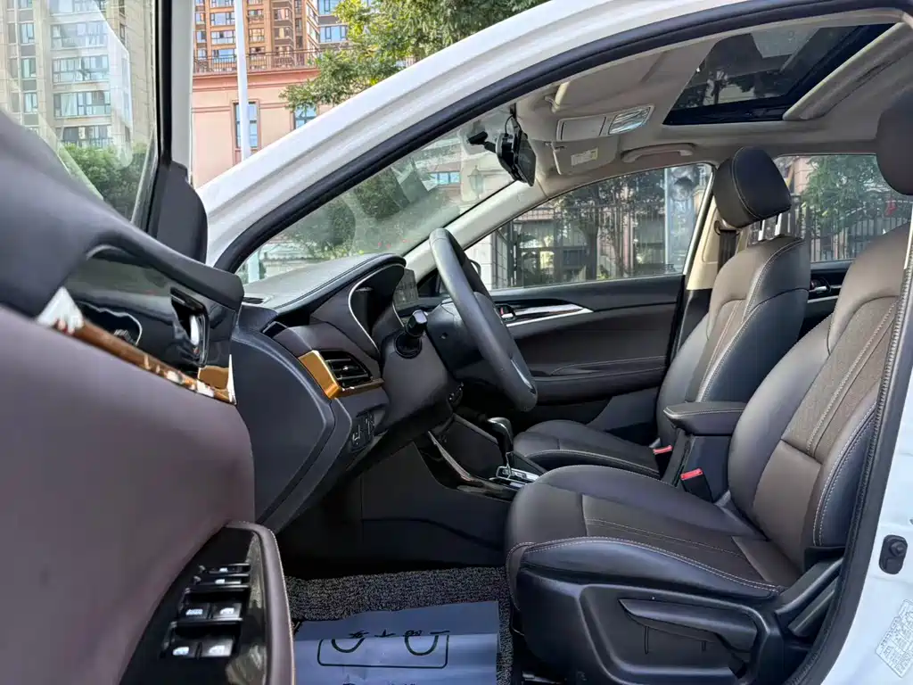 Changan Eado DT 2018 — фото 10