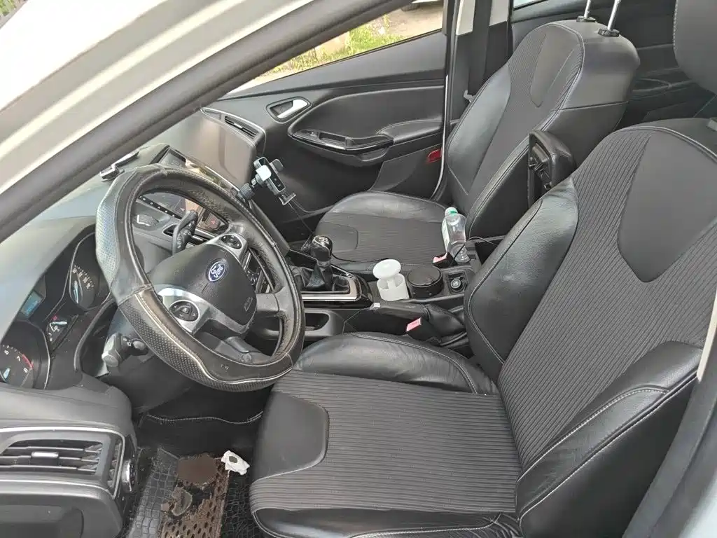 Ford Focus 2015 — фото 16