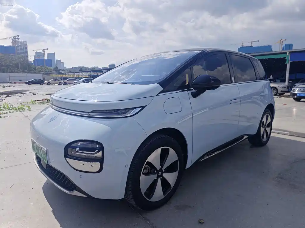 Baojun Yunduo 2023