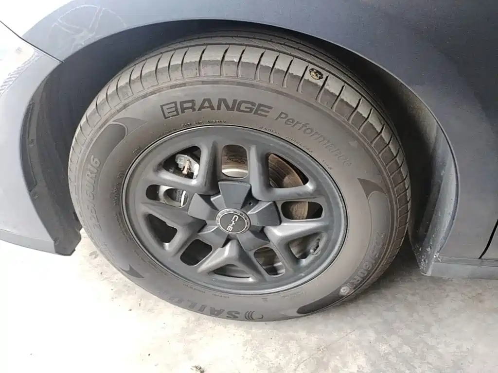 BYD Seal 05 DM-i 2025 — фото 23