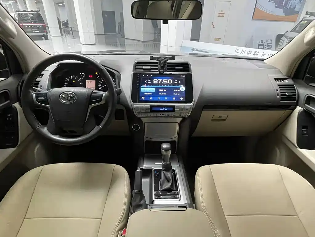 Toyota Prado 2019 — фото 7