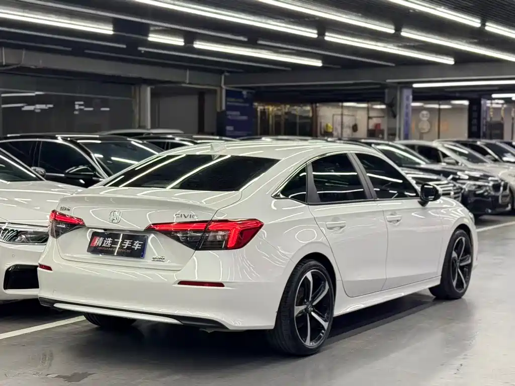 Honda Civic 2022 — фото 11