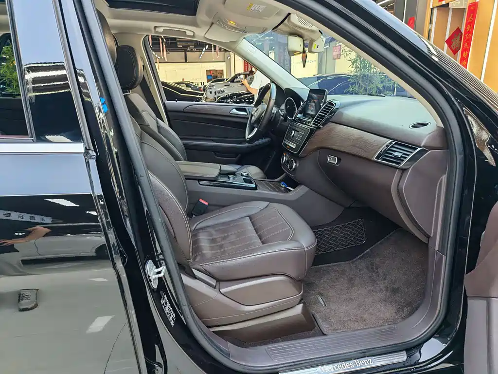 Mercedes-Benz GLE 2017 — фото 22