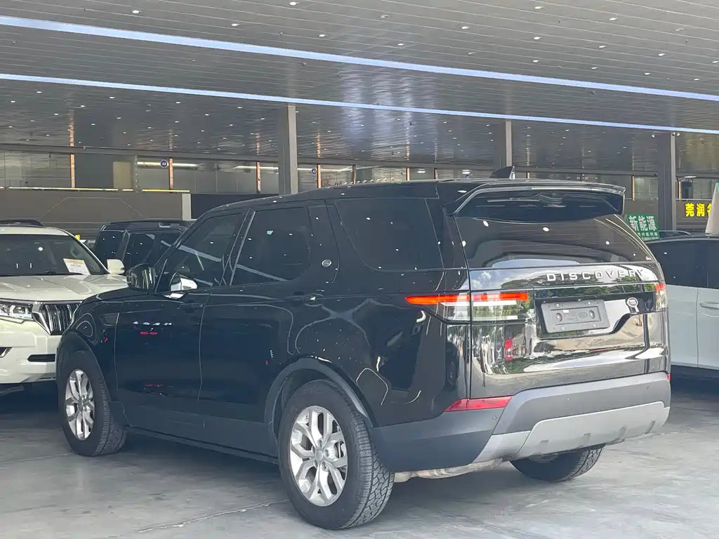 Land Rover Discovery 2018 — фото 15