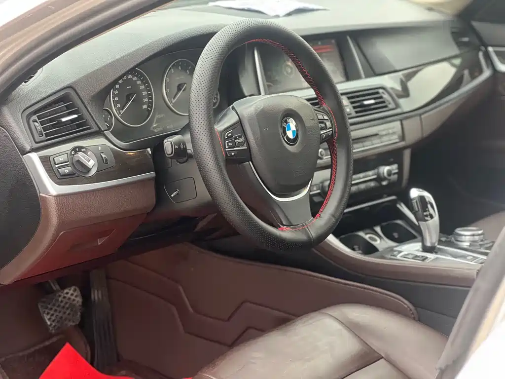 BMW 5 Series 2015 — фото 8