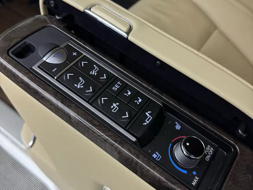 Toyota Vellfire 2021 — фото 13