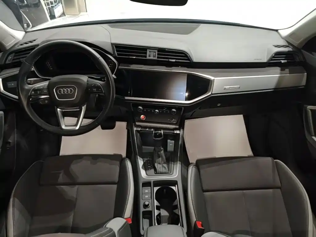 Audi Q3 2022 — фото 10