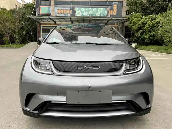 BYD Dolphin 2023
