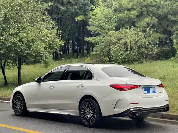 Mercedes-Benz C-Class 2024