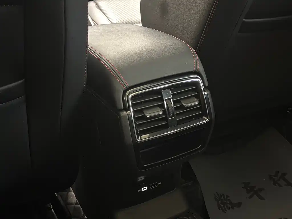 Skoda Karoq 2023 — фото 20