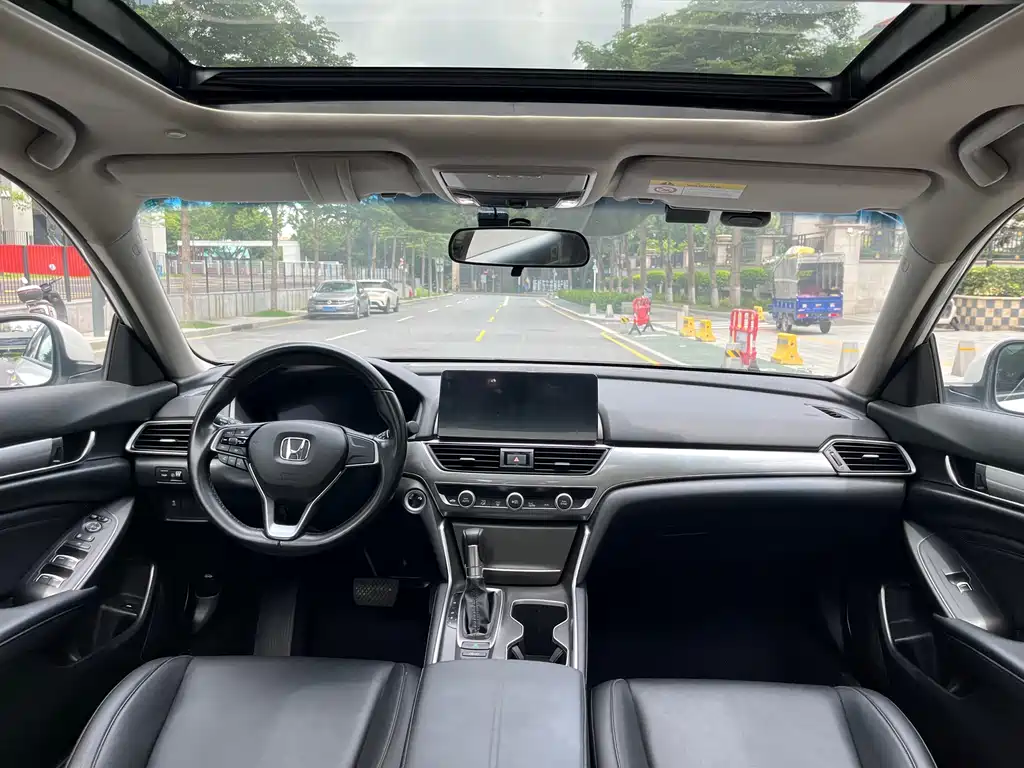 Honda Accord 2022 — фото 15