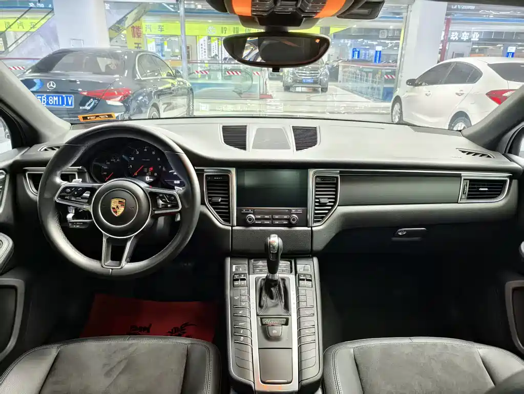 Porsche Macan 2018 — фото 8