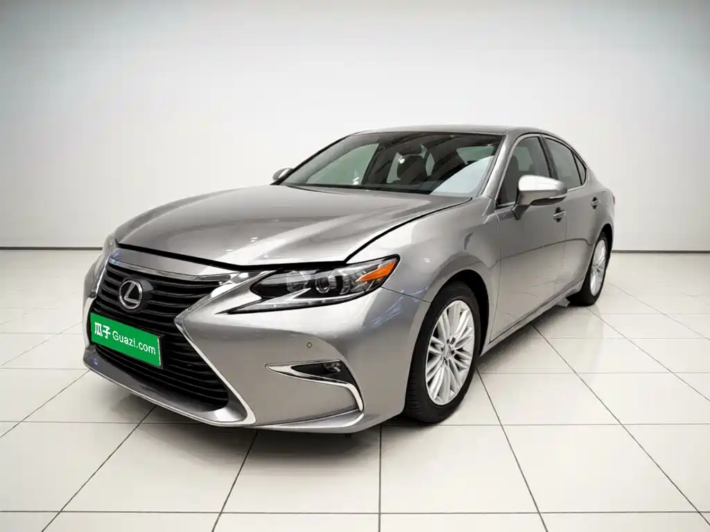 Lexus ES 2016 — фото 1