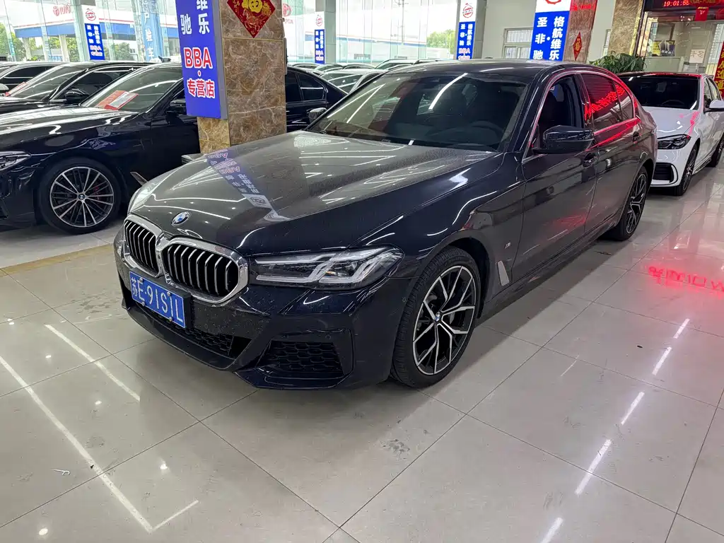 BMW 5 Series 2021 — фото 1