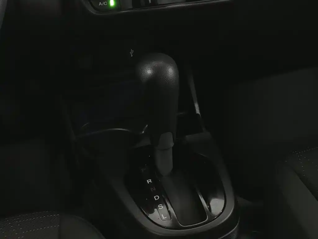 Honda Fit 2014 — фото 13