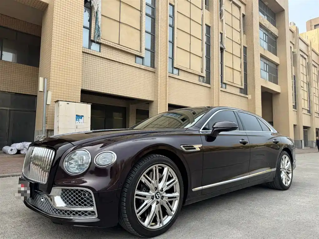 Bentley Flying Spur 2024 — фото 1
