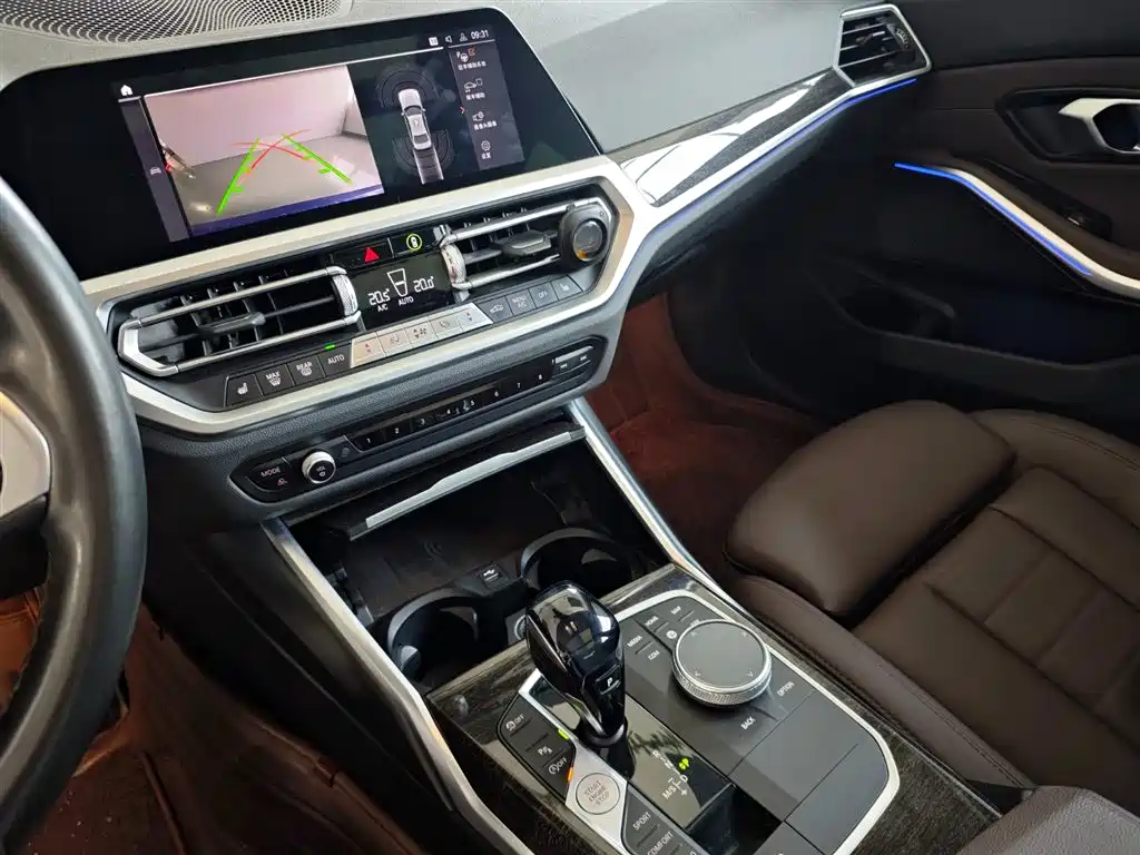 BMW 3 Series 2021 — фото 14