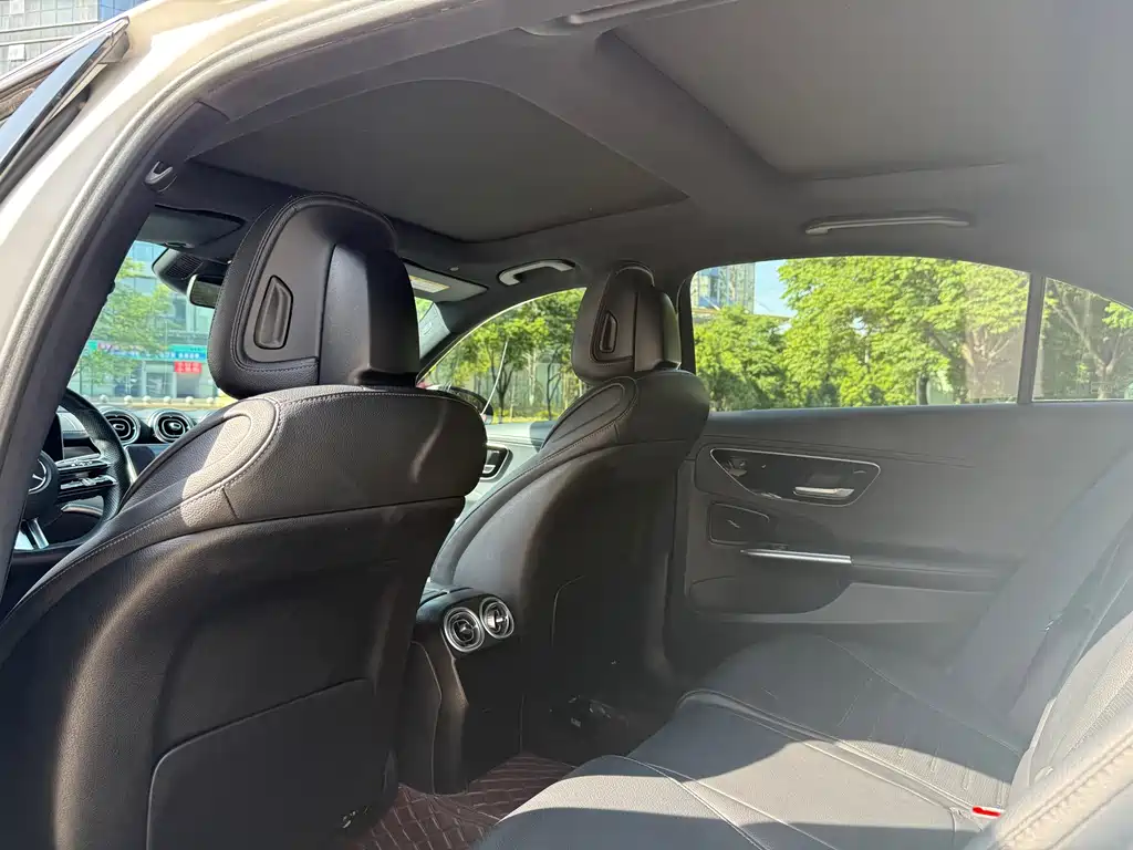 Mercedes-Benz C-Class 2022 — фото 15