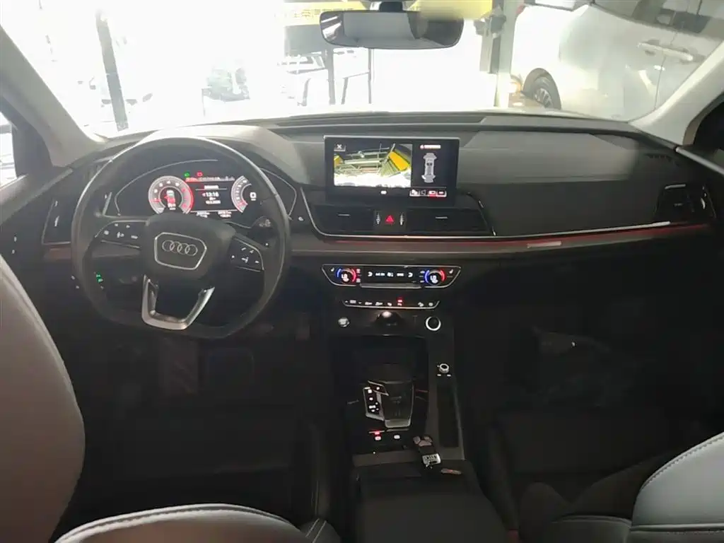 Audi Q5L 2022 — фото 10