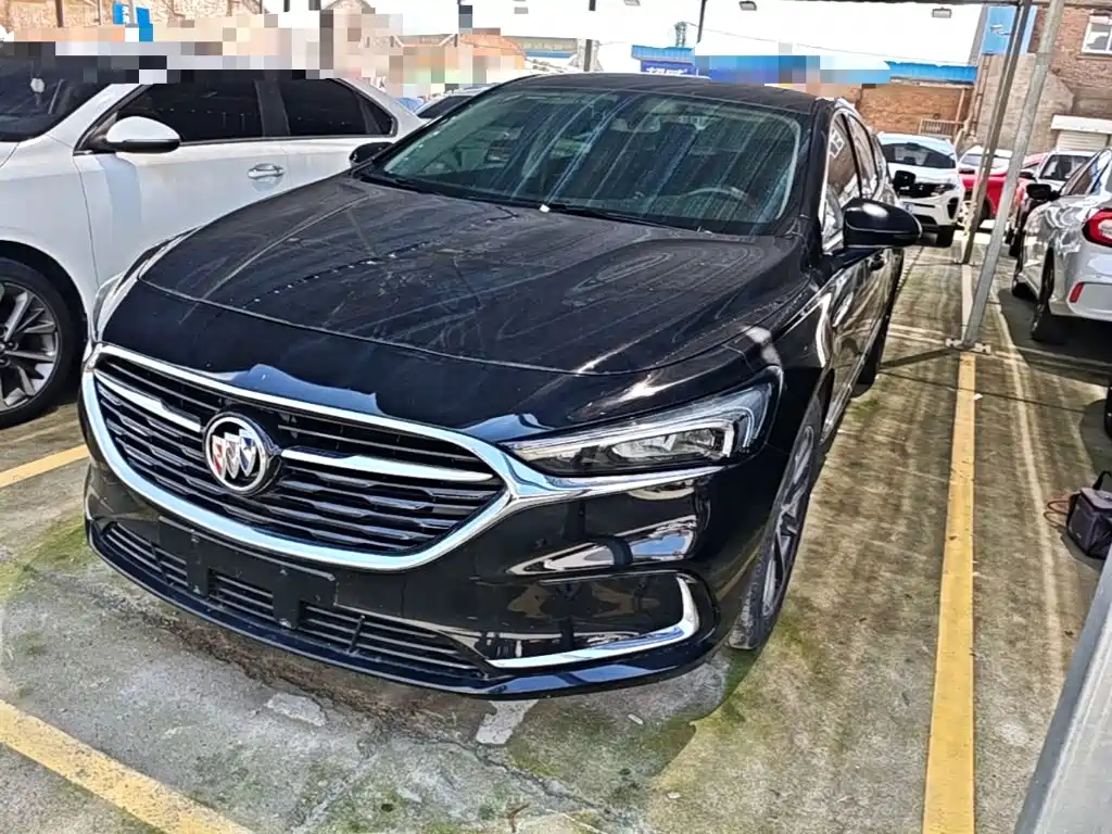 Buick LaCrosse 2022 — фото 1