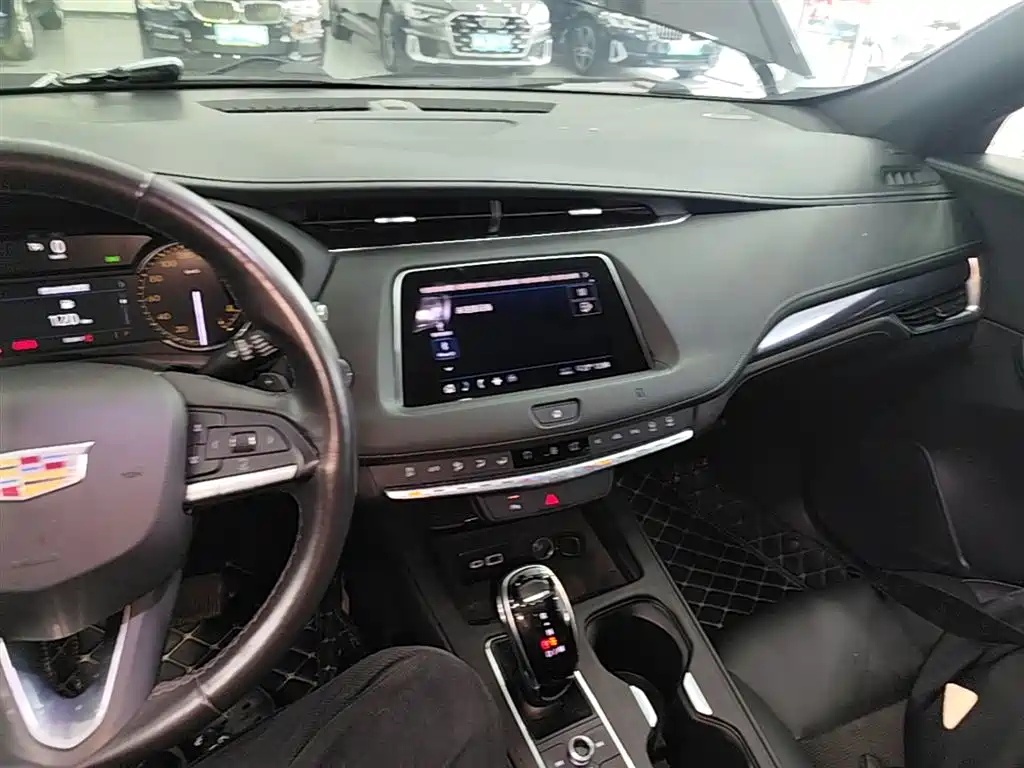 Cadillac XT4 2020 — фото 10