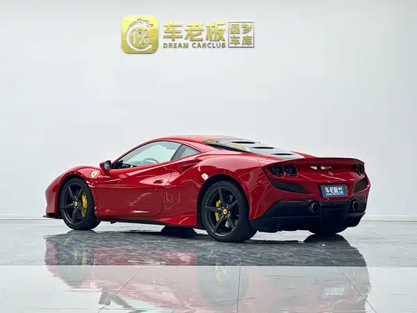 Ferrari F8 2022