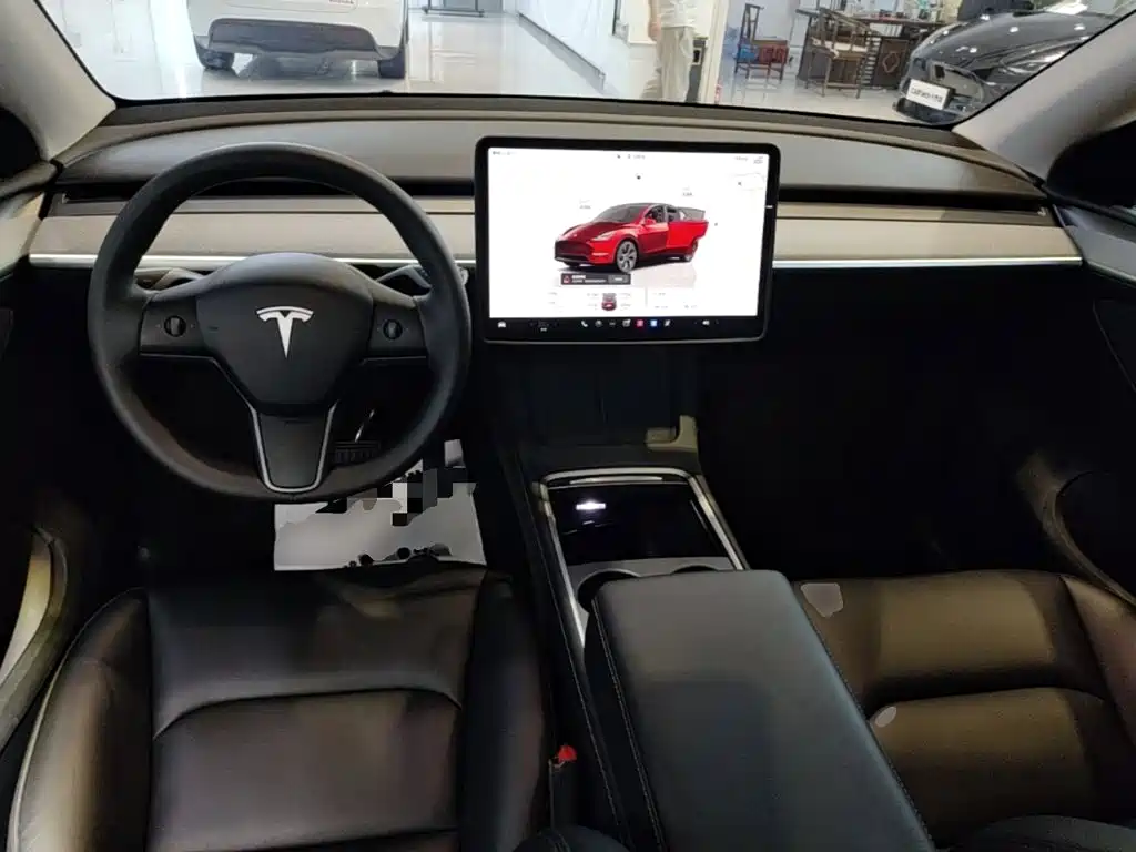 Tesla Model Y 2024 — фото 10