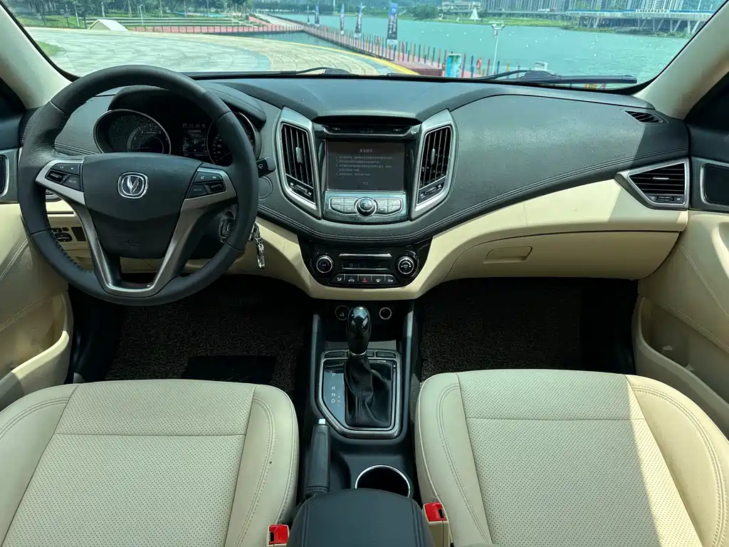 Changan Eado 2017 — фото 8