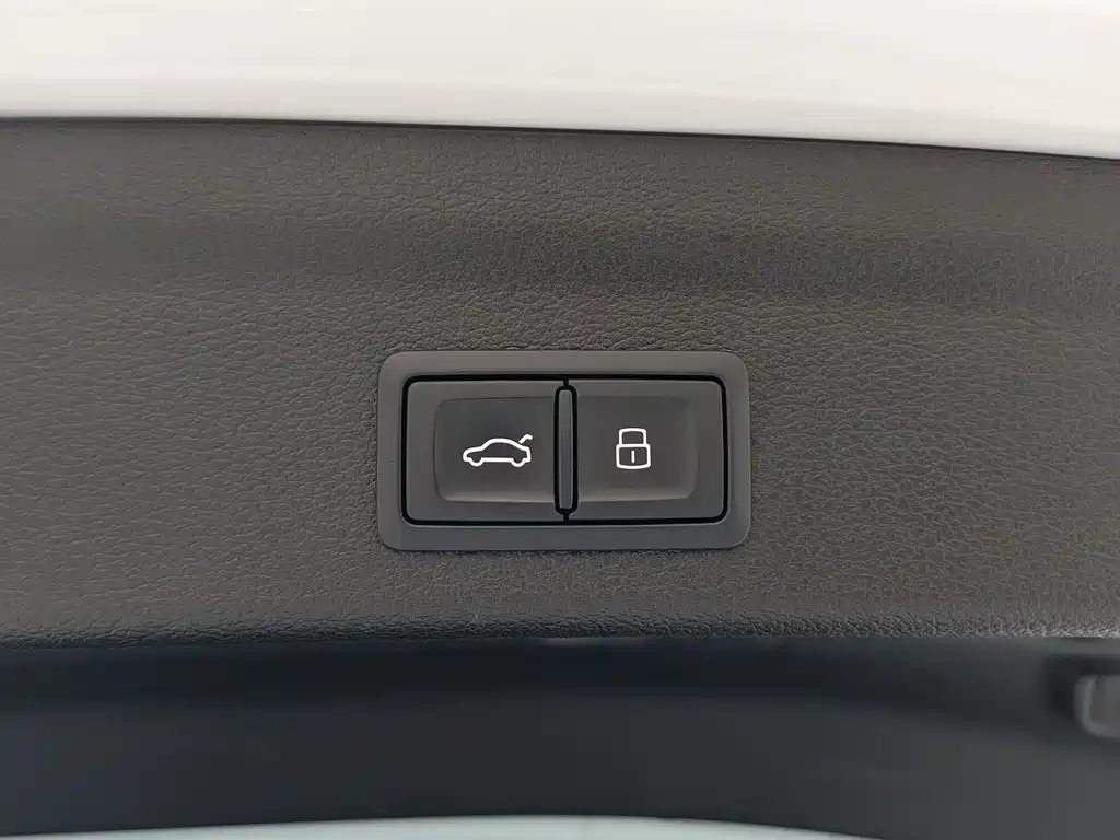 Audi Q3 2022 — фото 15