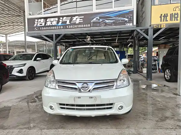 Nissan Livina 2011