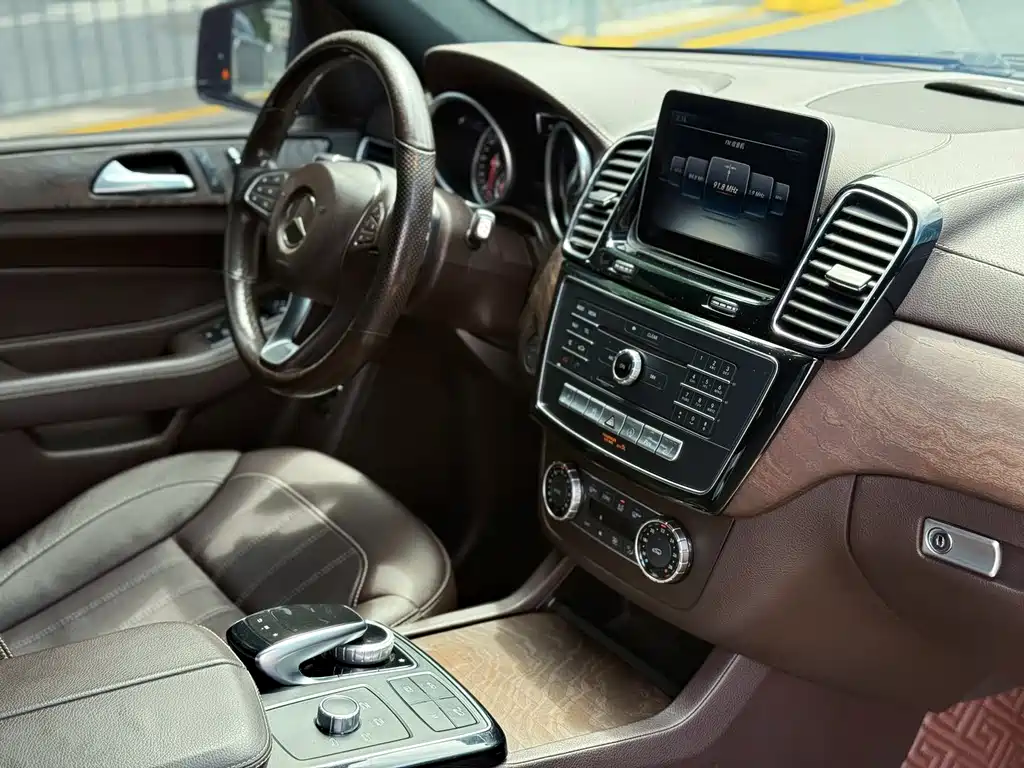 Mercedes-Benz GLE 2017 — фото 17