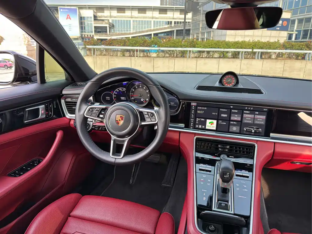 Porsche Panamera 2018 — фото 7