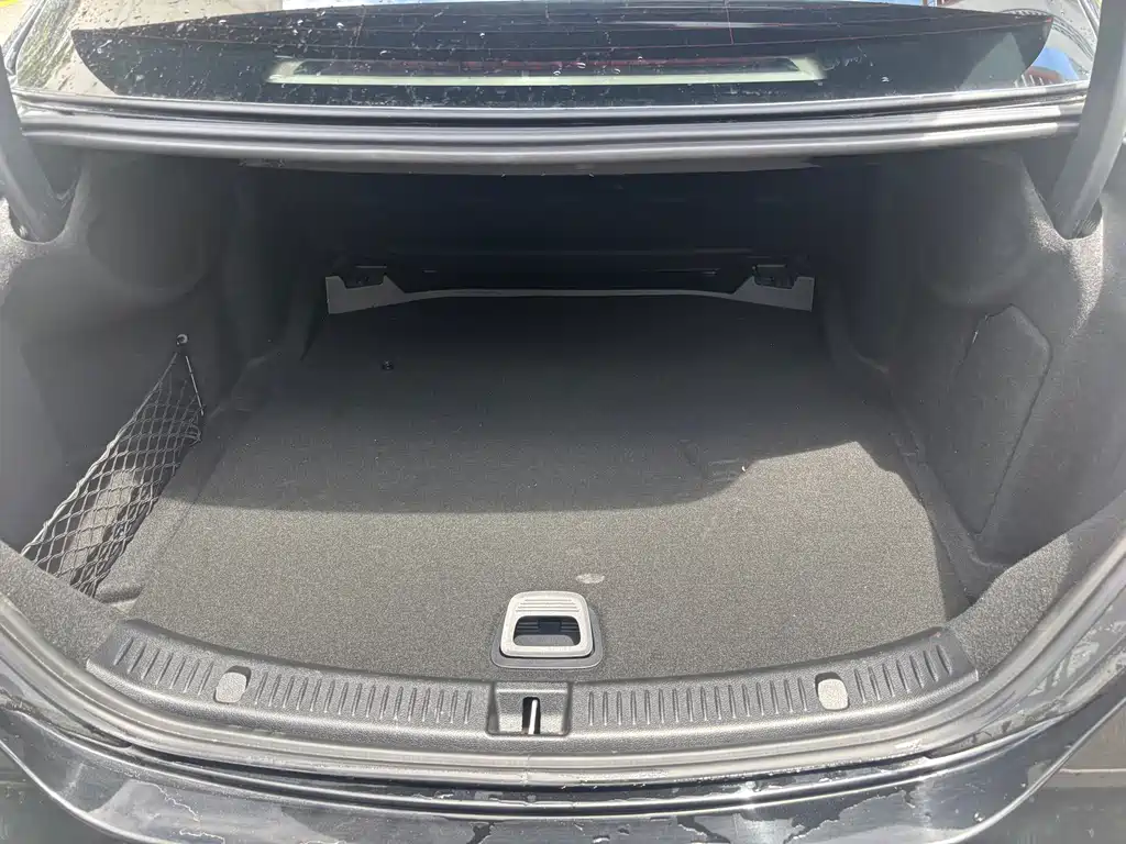 Mercedes-Benz E-Class 2023 — фото 18