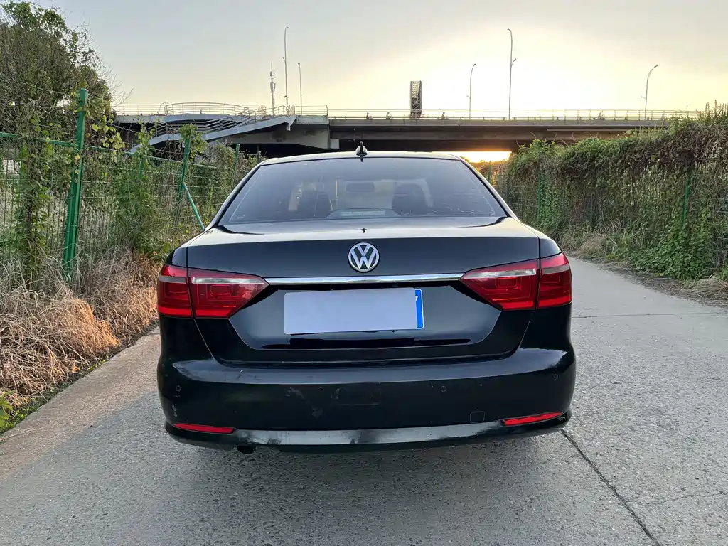 Volkswagen Lavida 2013