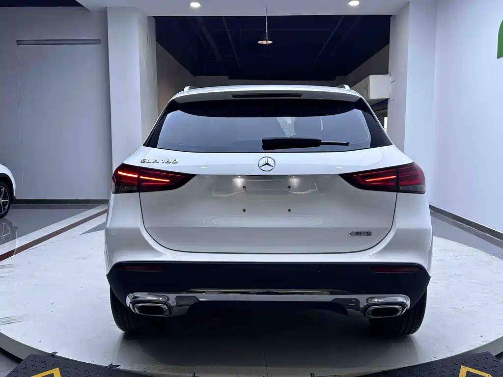 Mercedes-Benz GLA 2021