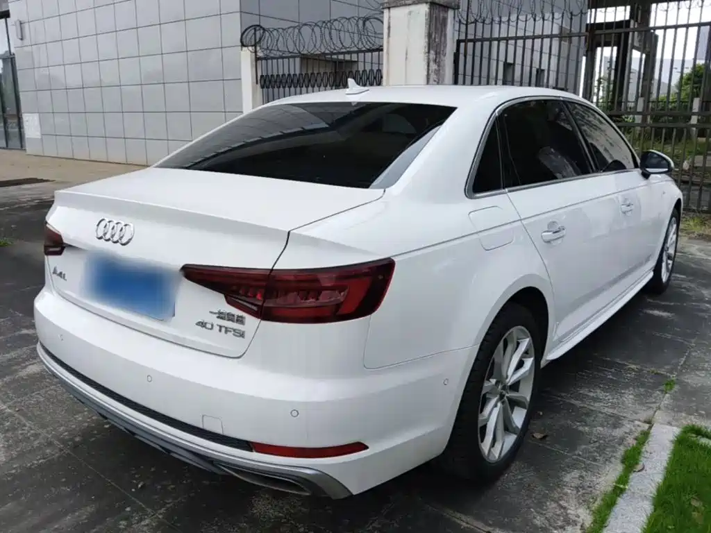 Audi A4L 2020