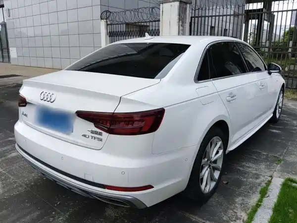 Audi A4L 2020
