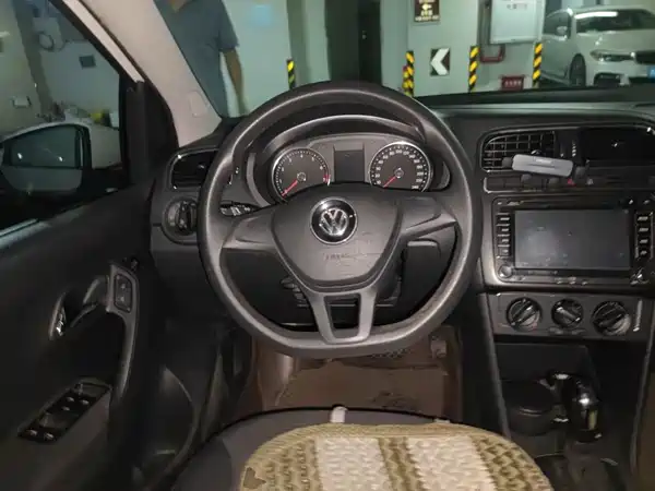 Volkswagen Polo 2015