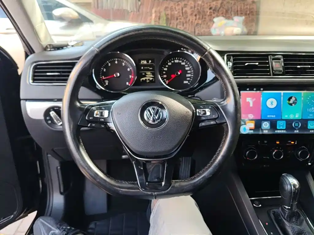 Volkswagen Sagitar 2018 — фото 11