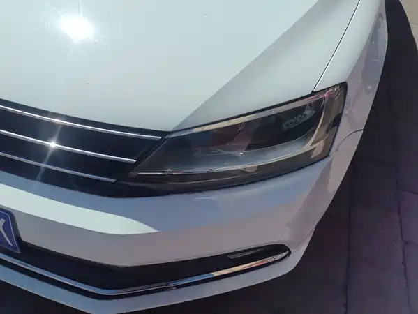 Volkswagen Sagitar 2016