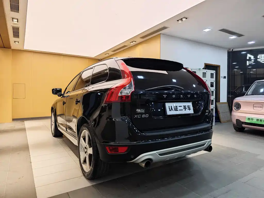 Volvo XC60 2012 — фото 24