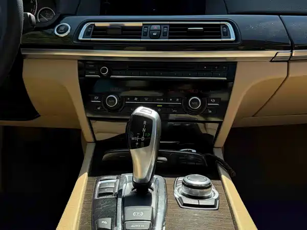 BMW 7 Series 2009